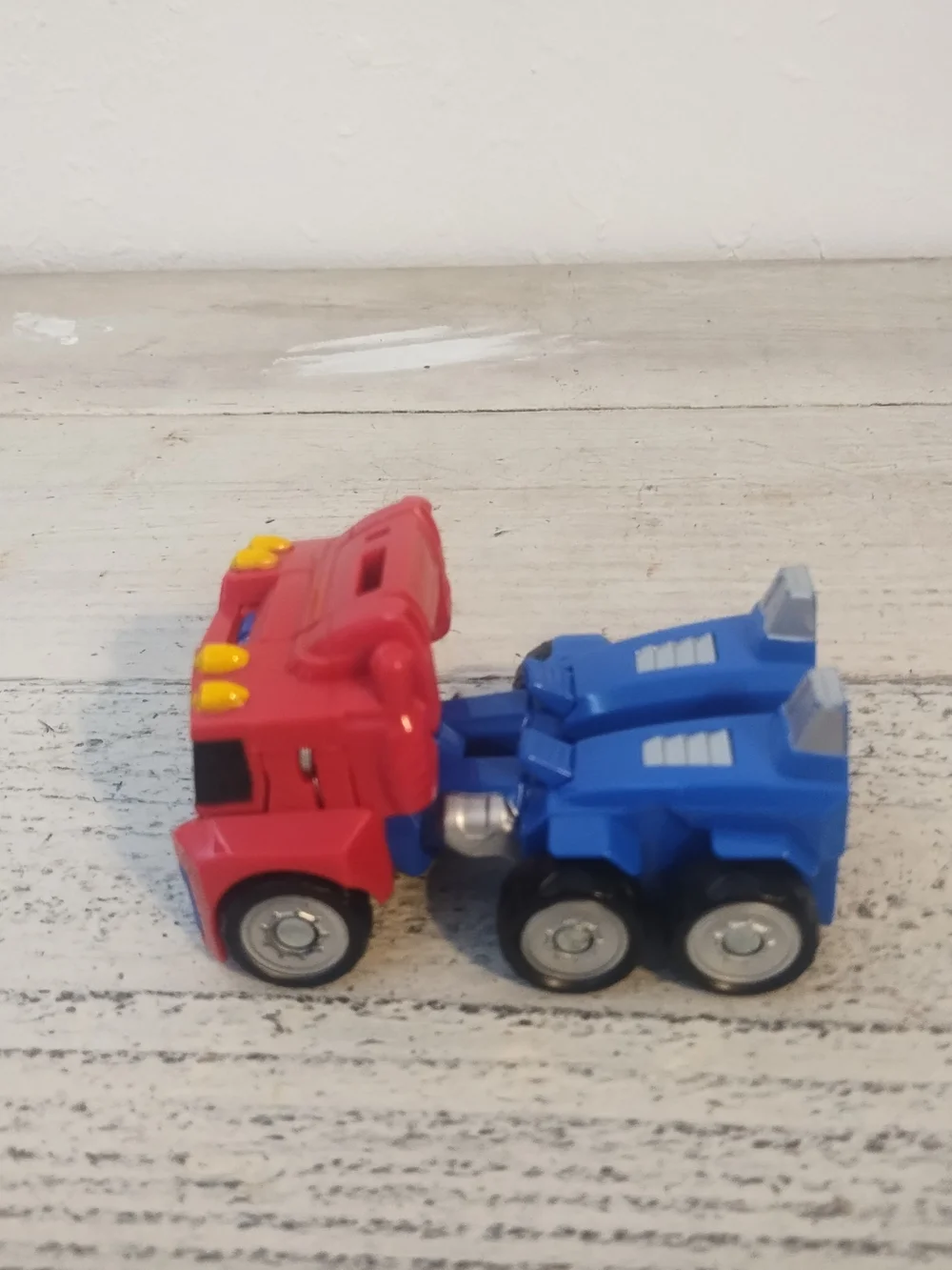 Transformers Rescue Bots Rescan Optimus Prime  Complete
